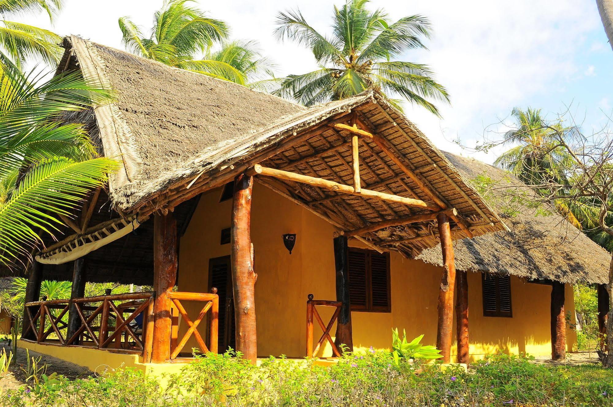 Kinasi Lodge Utende Extérieur photo