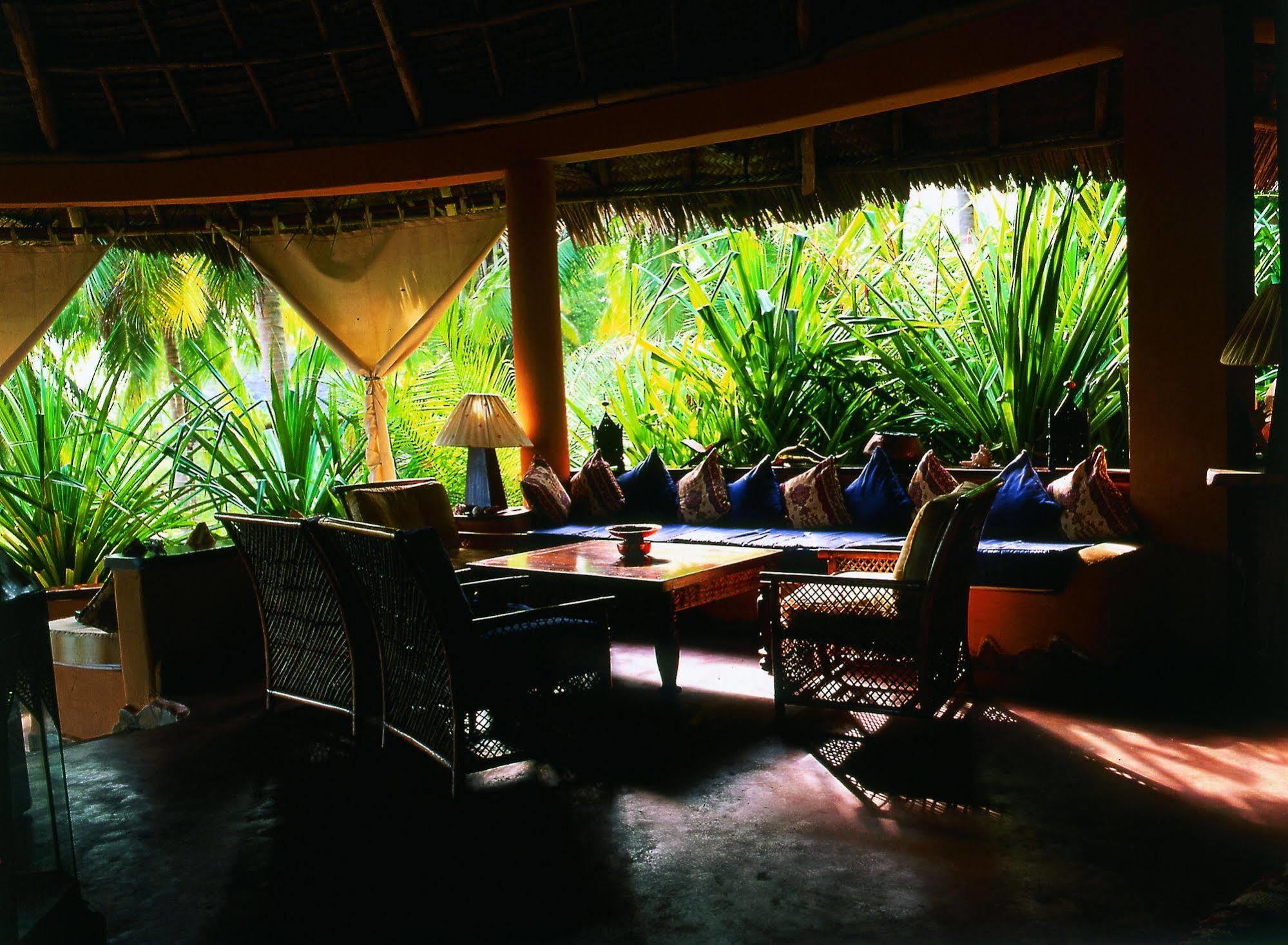 Kinasi Lodge Utende Extérieur photo