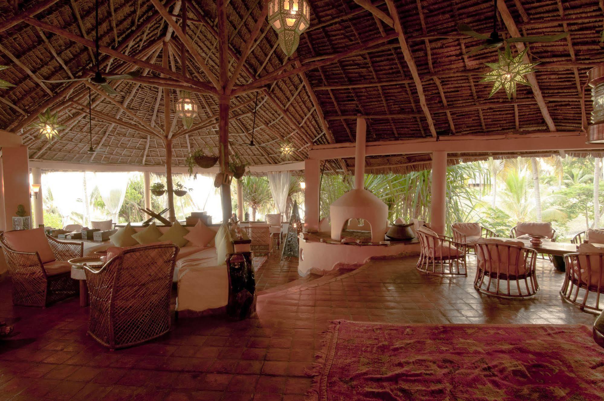 Kinasi Lodge Utende Extérieur photo