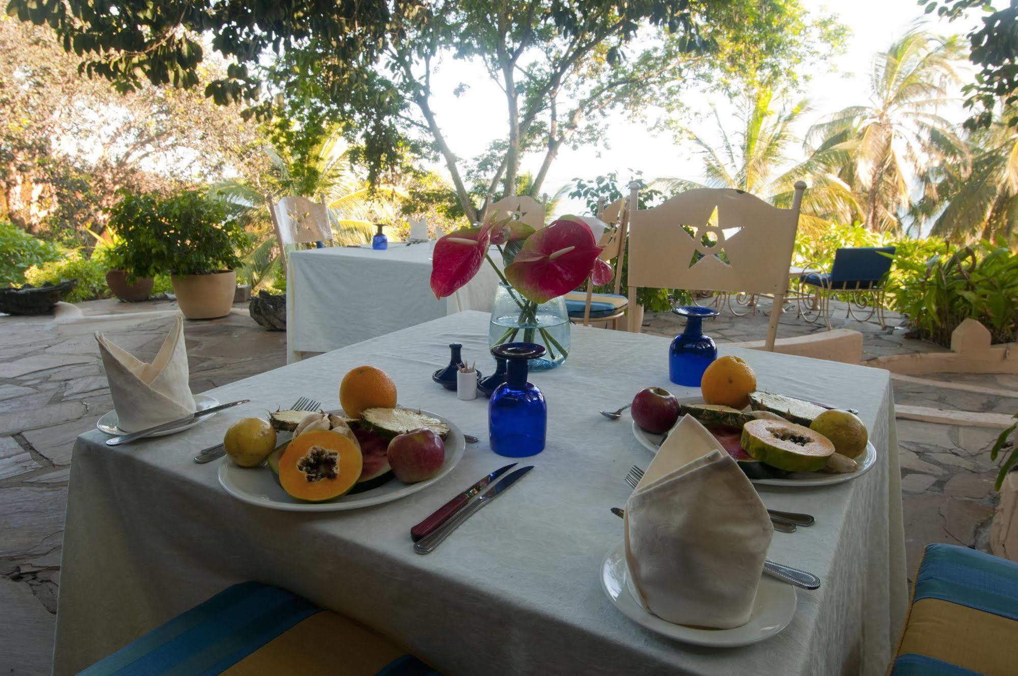 Kinasi Lodge Utende Extérieur photo