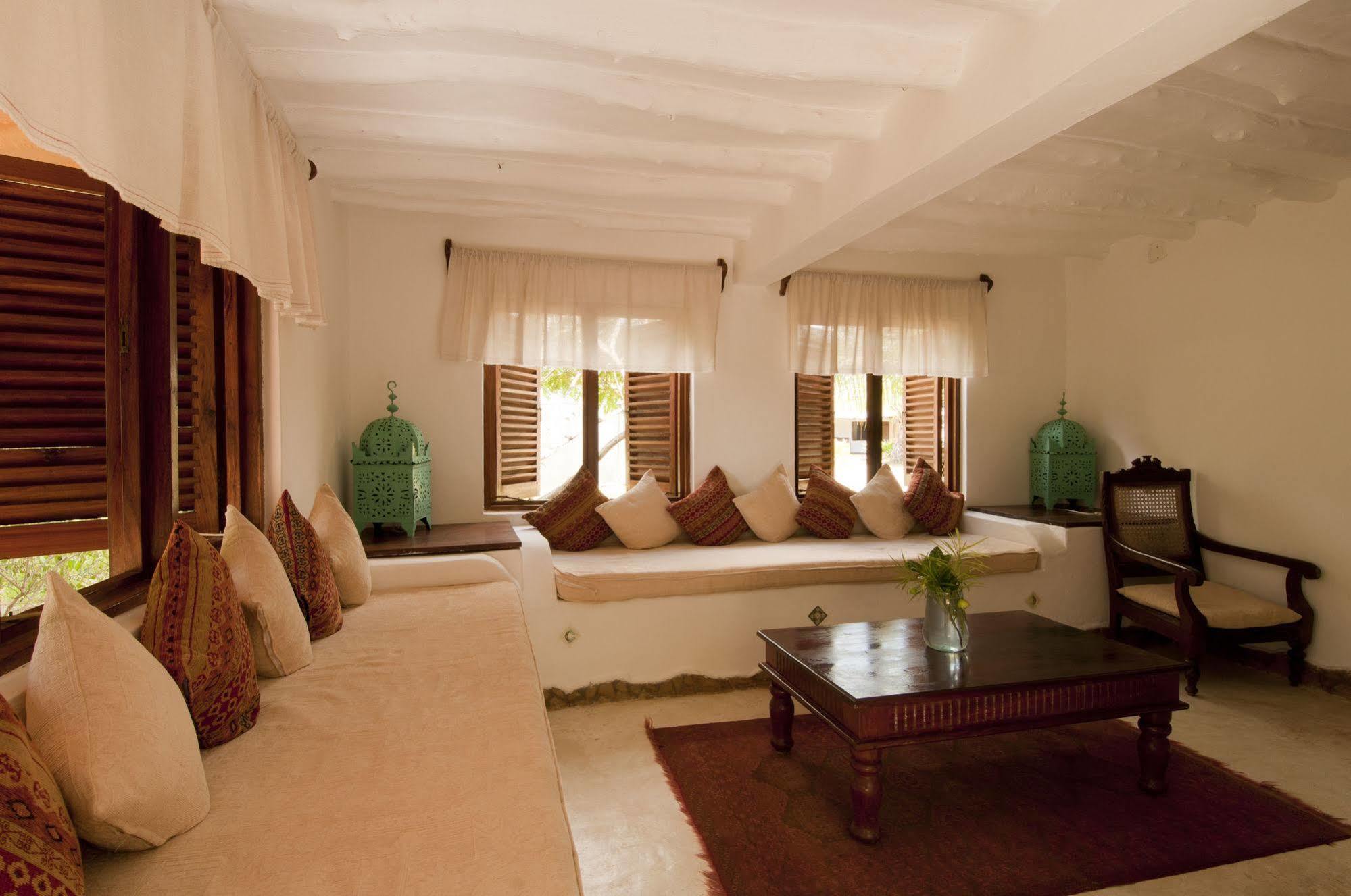 Kinasi Lodge Utende Extérieur photo