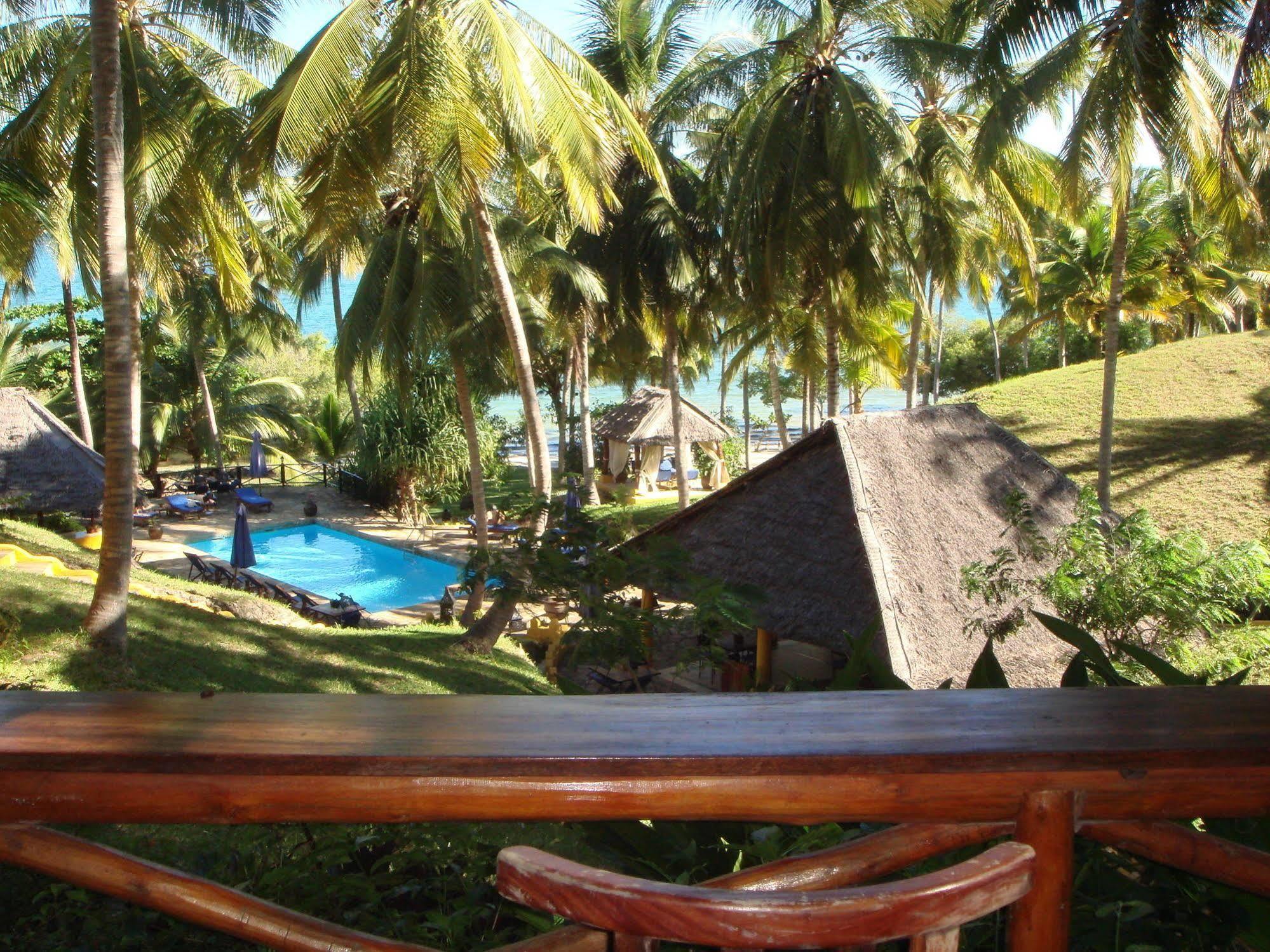 Kinasi Lodge Utende Extérieur photo