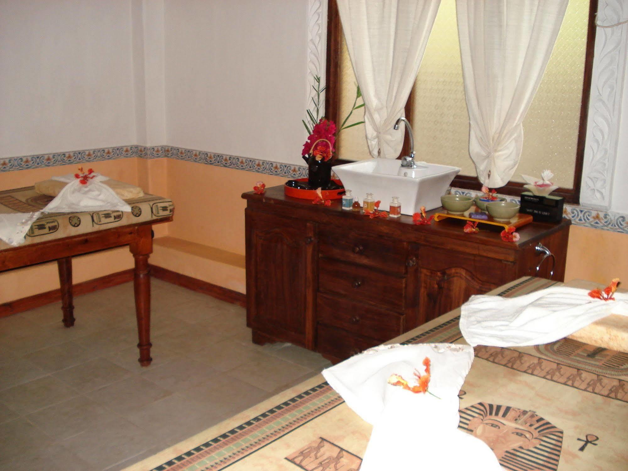Kinasi Lodge Utende Extérieur photo