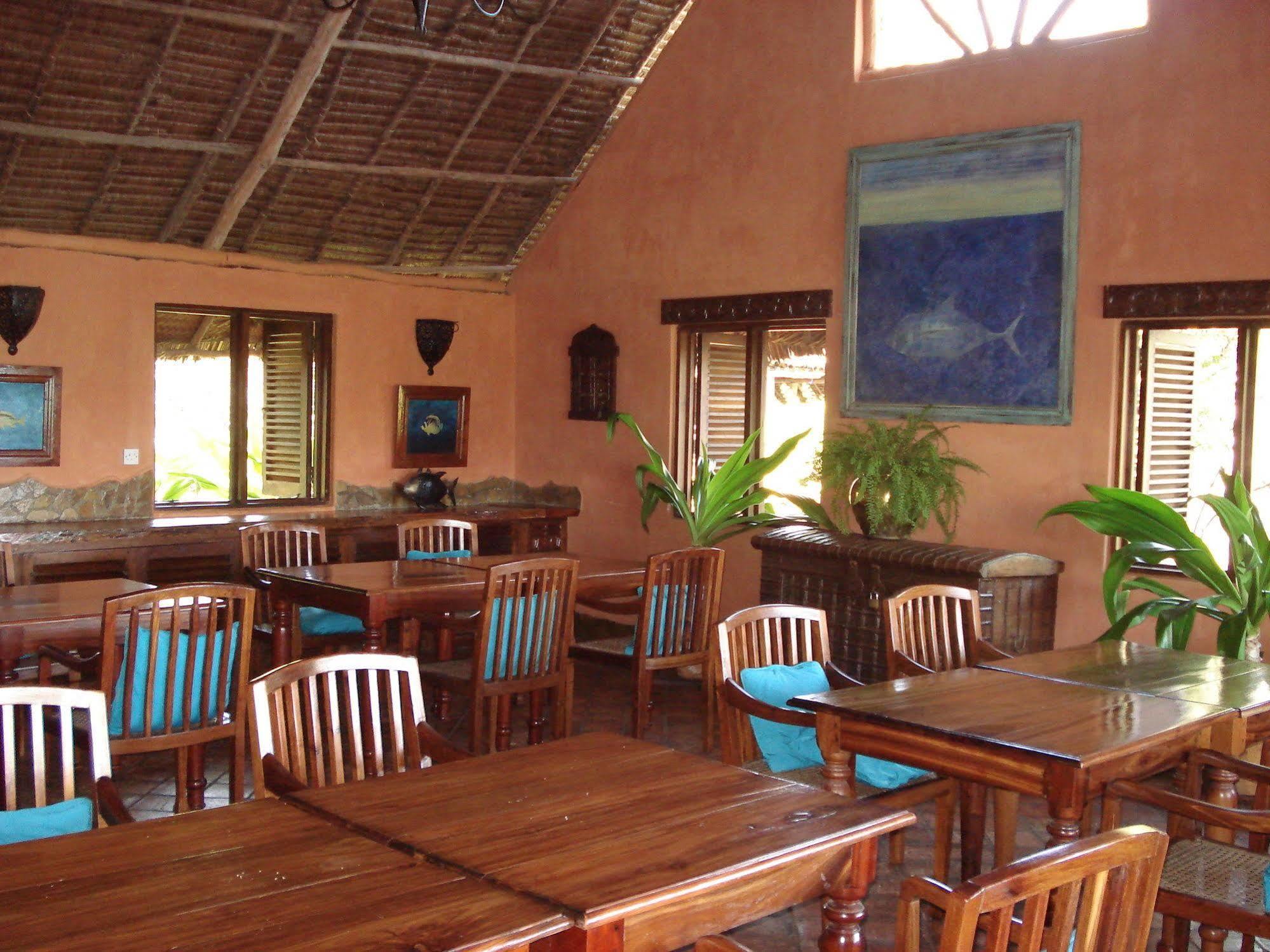 Kinasi Lodge Utende Extérieur photo