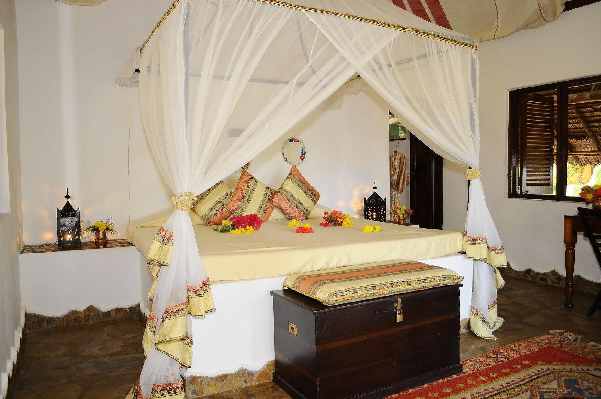 Kinasi Lodge Utende Extérieur photo