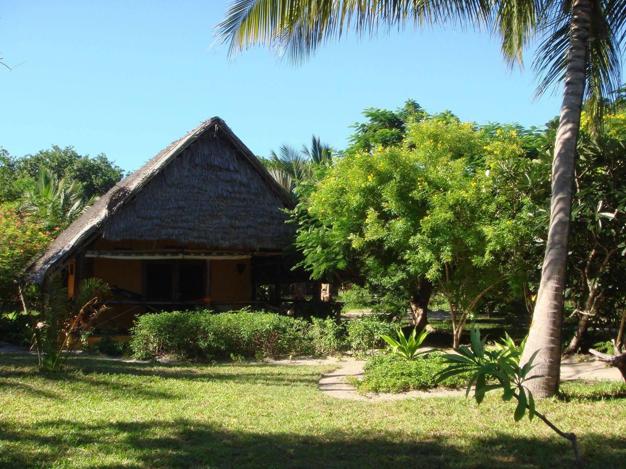 Kinasi Lodge Utende Extérieur photo