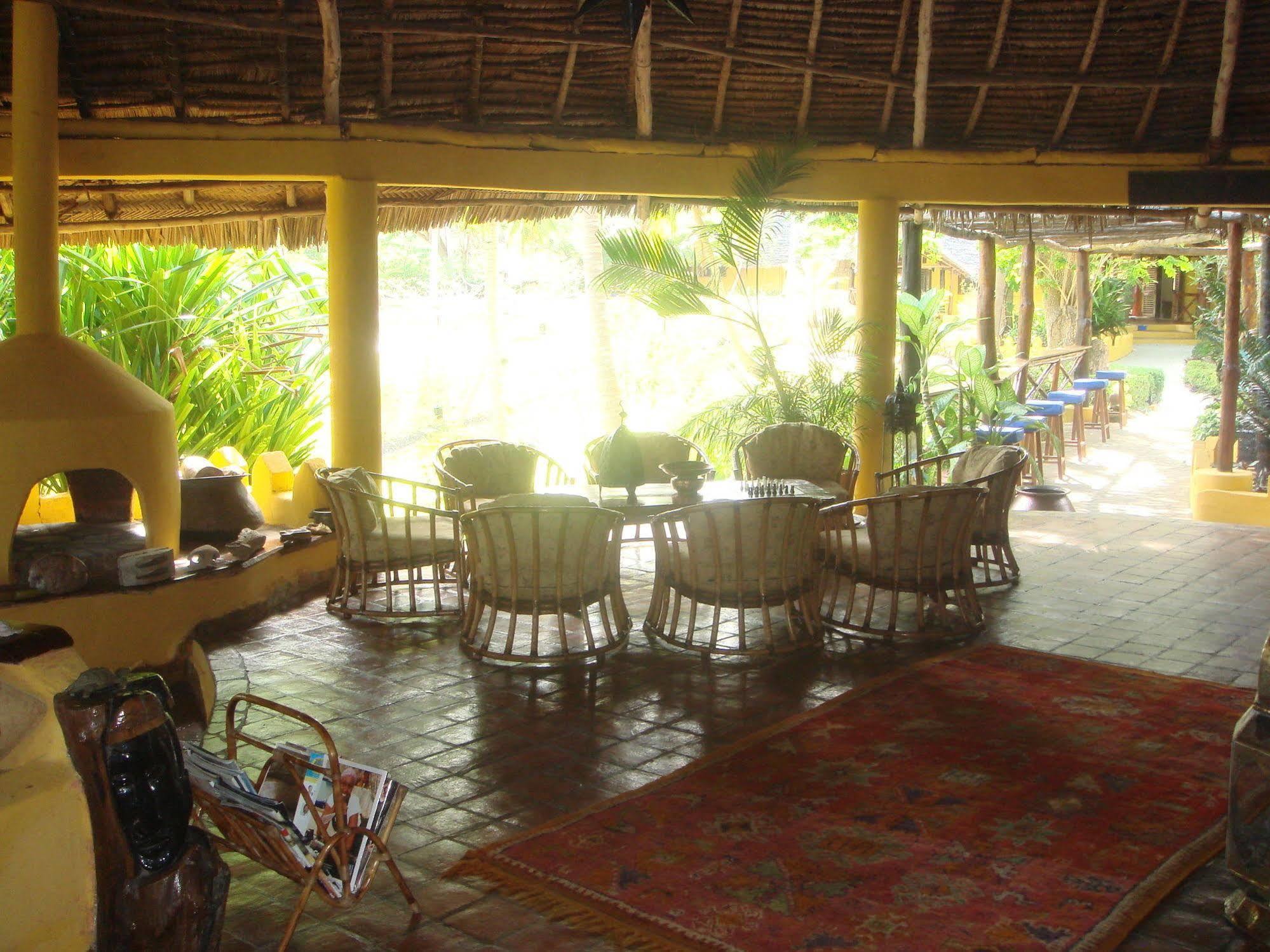 Kinasi Lodge Utende Extérieur photo