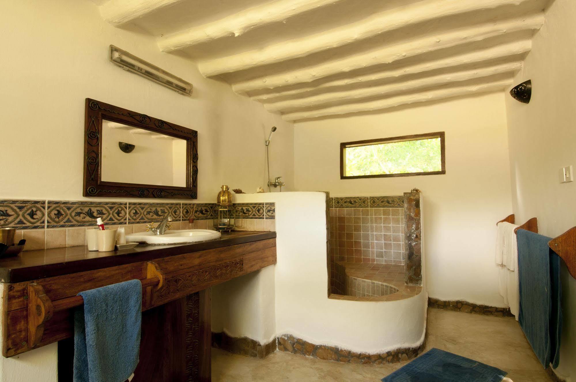 Kinasi Lodge Utende Extérieur photo